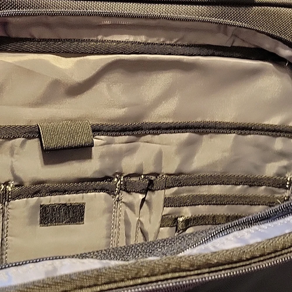 New Dell Laptop Bag 4 zipper pockets